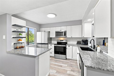 Condominio en venta en Tarpon Springs, Florida, 2 dormitorios, 98.94 m2 № 2347701 - foto 8