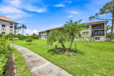 Condominio en venta en Tarpon Springs, Florida, 2 dormitorios, 98.94 m2 № 2347701 - foto 29