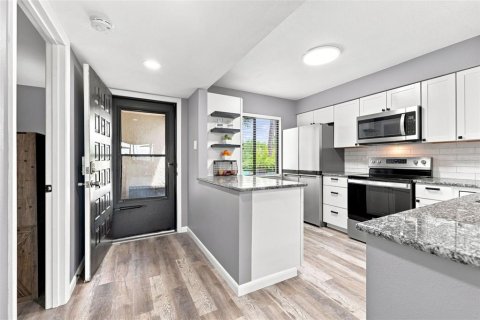 Condominio en venta en Tarpon Springs, Florida, 2 dormitorios, 98.94 m2 № 2347701 - foto 7
