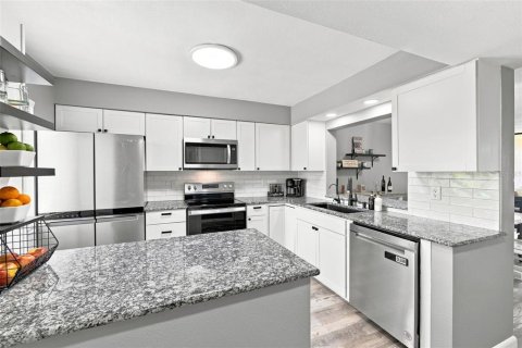 Condominio en venta en Tarpon Springs, Florida, 2 dormitorios, 98.94 m2 № 2347701 - foto 9
