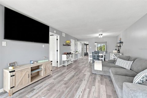 Condominio en venta en Tarpon Springs, Florida, 2 dormitorios, 98.94 m2 № 2347701 - foto 17