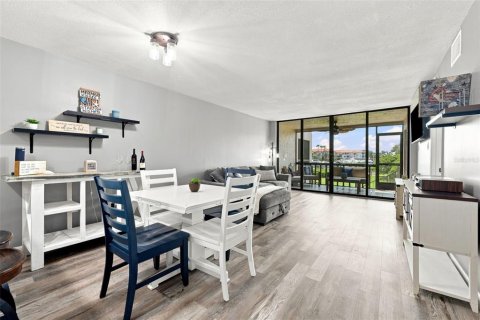 Condominio en venta en Tarpon Springs, Florida, 2 dormitorios, 98.94 m2 № 2347701 - foto 14