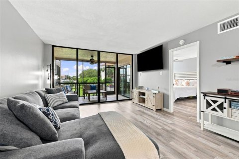 Condominio en venta en Tarpon Springs, Florida, 2 dormitorios, 98.94 m2 № 2347701 - foto 16