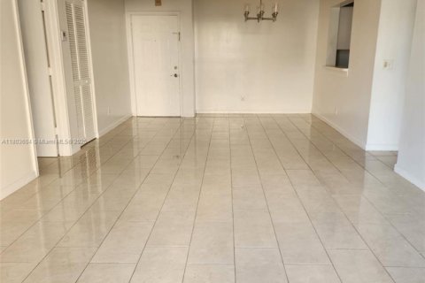 Condo in Dania Beach, Florida, 2 bedrooms  № 1740092 - photo 8