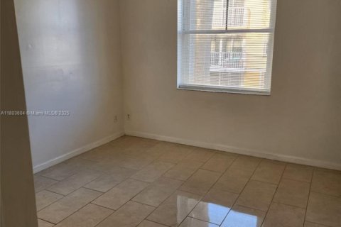 Condo in Dania Beach, Florida, 2 bedrooms  № 1740092 - photo 18