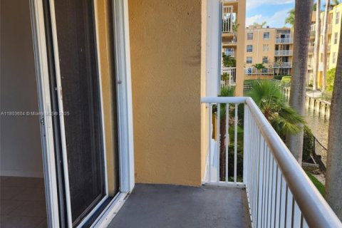 Condo in Dania Beach, Florida, 2 bedrooms  № 1740092 - photo 6