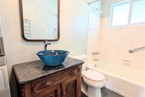 Condo in Bradenton, Florida, 2 bedrooms  № 2212218 - photo 21
