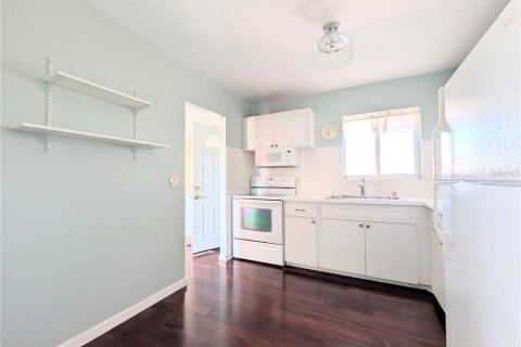 Condo in Bradenton, Florida, 2 bedrooms  № 2212218 - photo 4