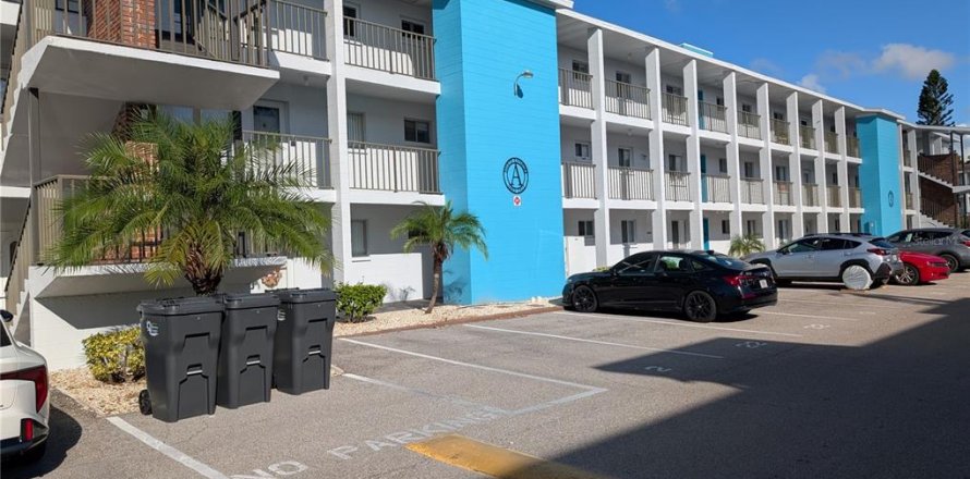 Condo in Bradenton, Florida, 2 bedrooms  № 2212218