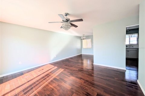 Condo in Bradenton, Florida, 2 bedrooms  № 2212218 - photo 10