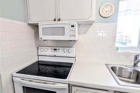 Condo in Bradenton, Florida, 2 bedrooms  № 2212218 - photo 5