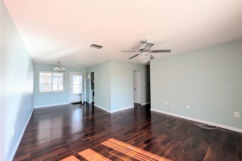Condo in Bradenton, Florida, 2 bedrooms  № 2212218 - photo 17