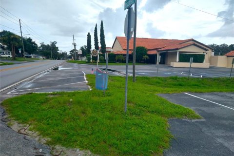 Commercial property in New Port Richey, Florida 273.13 sq.m. № 2427339 - photo 3