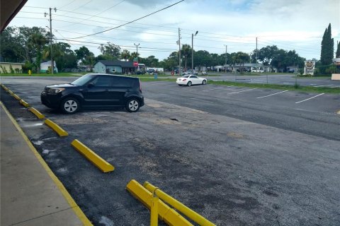 Commercial property in New Port Richey, Florida 273.13 sq.m. № 2427339 - photo 22