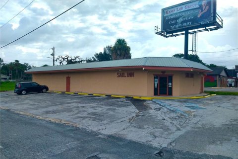 Commercial property in New Port Richey, Florida 273.13 sq.m. № 2427339