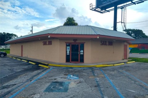 Commercial property in New Port Richey, Florida 273.13 sq.m. № 2427339 - photo 23