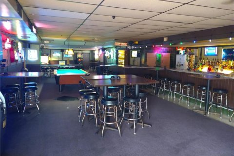 Commercial property in New Port Richey, Florida 273.13 sq.m. № 2427339 - photo 10