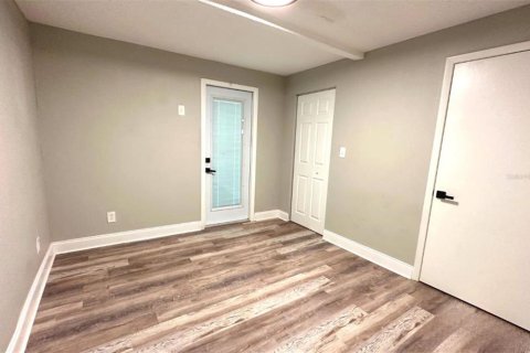 Снять в аренду виллу или дом в Семинол, Флорида 3 комнаты, 130.43м2, № 1842045 - фото 15