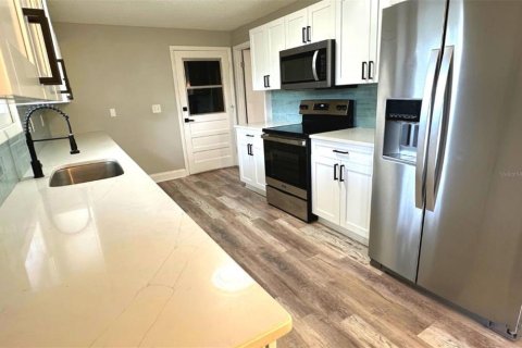 Снять в аренду виллу или дом в Семинол, Флорида 3 комнаты, 130.43м2, № 1842045 - фото 8