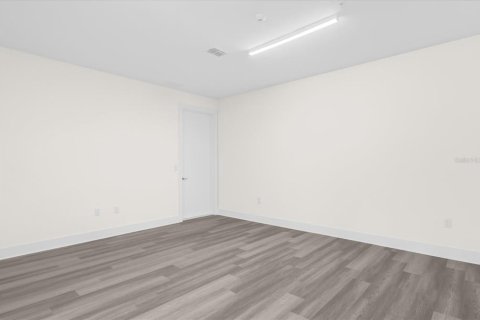 Commercial property in Oviedo, Florida 56.95 sq.m. № 1733854 - photo 6