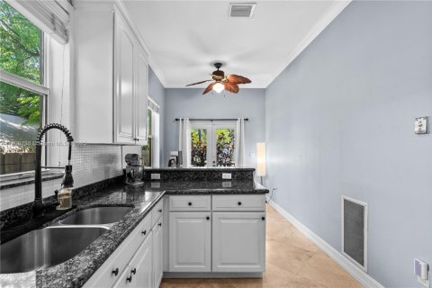 Townhouse in Fort Lauderdale, Florida 3 bedrooms, 193.52 sq.m. № 1749778 - photo 19
