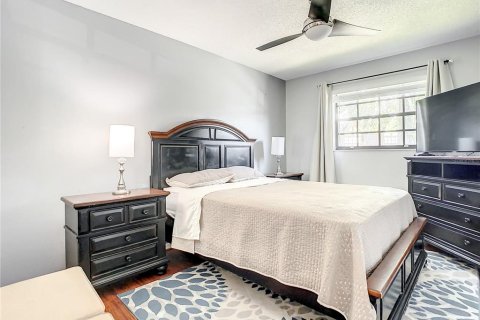 Condo in Leesburg, Florida, 3 bedrooms  № 1749383 - photo 14