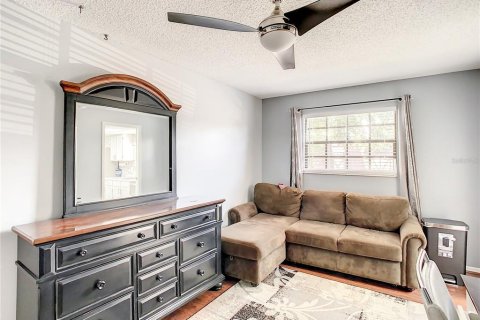 Condo in Leesburg, Florida, 3 bedrooms  № 1749383 - photo 18