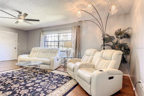 Condo in Leesburg, Florida, 3 bedrooms  № 1749383 - photo 6