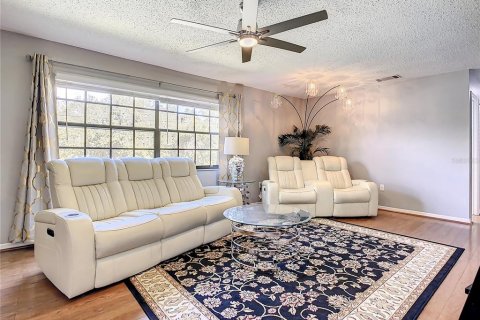 Condo in Leesburg, Florida, 3 bedrooms  № 1749383 - photo 4