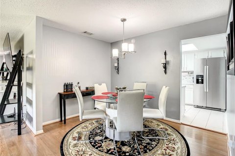 Condo in Leesburg, Florida, 3 bedrooms  № 1749383 - photo 8