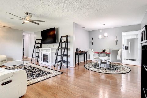 Condo in Leesburg, Florida, 3 bedrooms  № 1749383 - photo 5