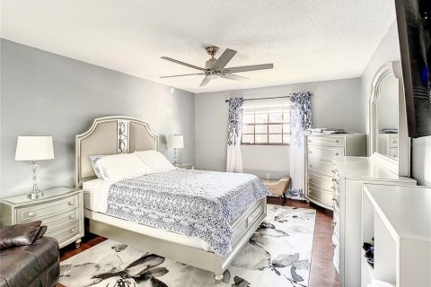 Condo in Leesburg, Florida, 3 bedrooms  № 1749383 - photo 24