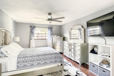 Condo in Leesburg, Florida, 3 bedrooms  № 1749383 - photo 23