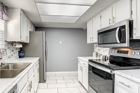 Condo in Leesburg, Florida, 3 bedrooms  № 1749383 - photo 12