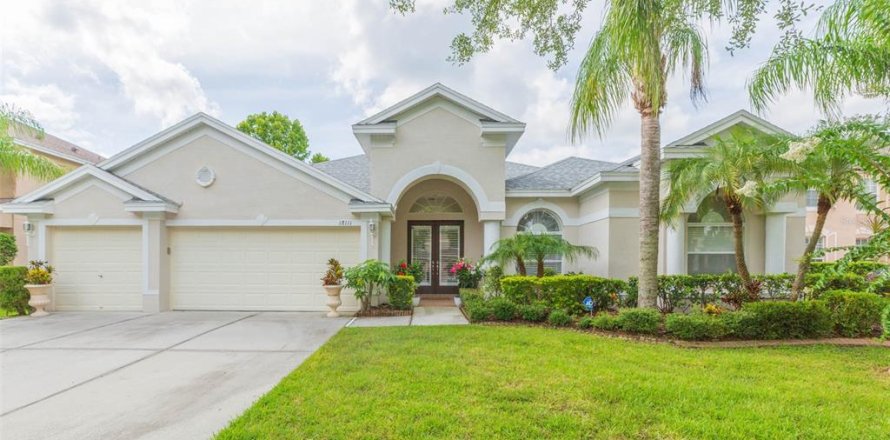 House in Tampa, Florida 4 bedrooms, 275.18 sq.m. № 1828510