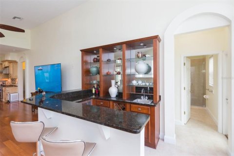 House in Tampa, Florida 4 bedrooms, 275.18 sq.m. № 1828510 - photo 10