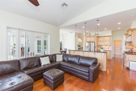 House in Tampa, Florida 4 bedrooms, 275.18 sq.m. № 1828510 - photo 6