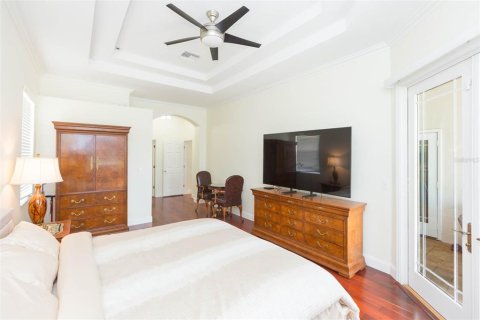 House in Tampa, Florida 4 bedrooms, 275.18 sq.m. № 1828510 - photo 16