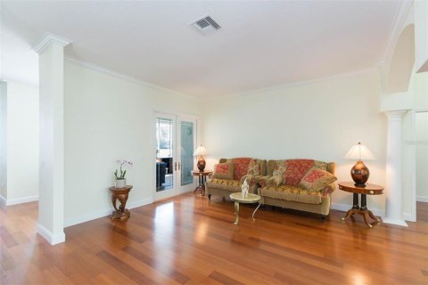 House in Tampa, Florida 4 bedrooms, 275.18 sq.m. № 1828510 - photo 28