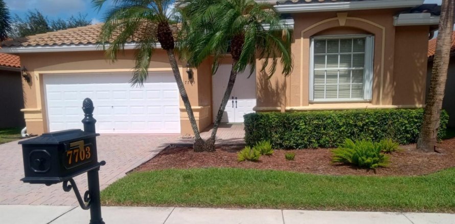 Casa en Boynton Beach, Florida 3 dormitorios, 203.08 m2 № 2421215