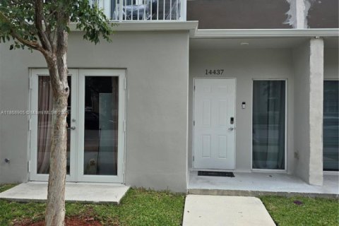 Adosado en alquiler en Homestead, Florida, 1 dormitorio, 18.58 m2 № 1979366 - foto 1