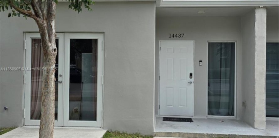 Adosado en Homestead, Florida 1 dormitorio, 18.58 m2 № 1979366