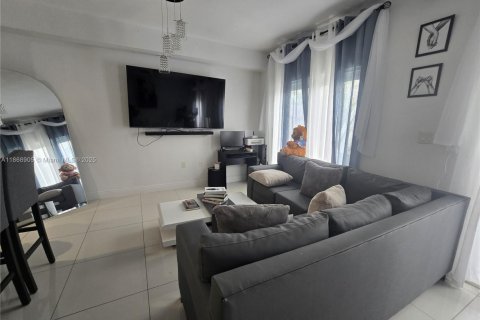 Adosado en alquiler en Homestead, Florida, 1 dormitorio, 18.58 m2 № 1979366 - foto 6