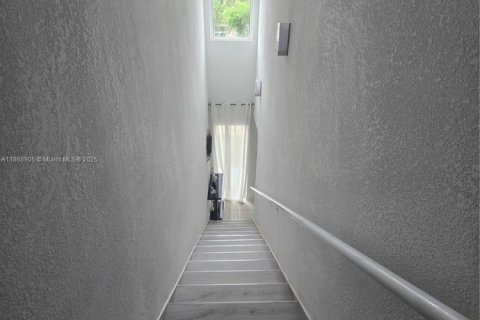 Adosado en alquiler en Homestead, Florida, 1 dormitorio, 18.58 m2 № 1979366 - foto 7