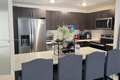 Adosado en alquiler en Homestead, Florida, 1 dormitorio, 18.58 m2 № 1979366 - foto 2