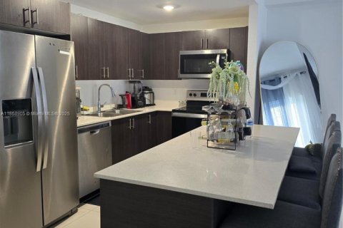 Adosado en alquiler en Homestead, Florida, 1 dormitorio, 18.58 m2 № 1979366 - foto 4