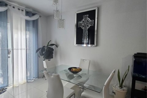 Adosado en alquiler en Homestead, Florida, 1 dormitorio, 18.58 m2 № 1979366 - foto 5