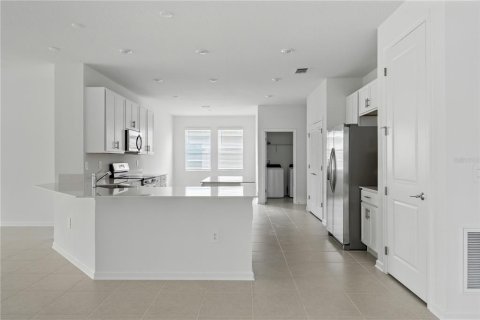Casa en alquiler en Apopka, Florida, 4 dormitorios, 221.76 m2 № 1882924 - foto 17