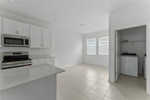 Casa en alquiler en Apopka, Florida, 4 dormitorios, 221.76 m2 № 1882924 - foto 16