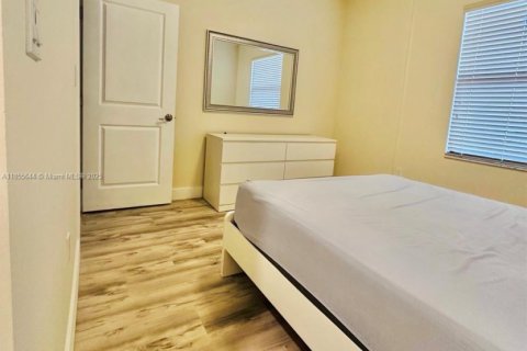 Condo in Doral, Florida, 2 bedrooms  № 1878022 - photo 4